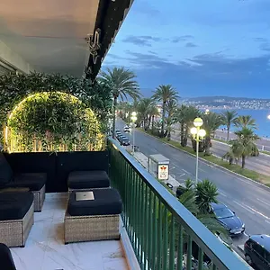 https://le-saint-george-riviera.fr-provencehotel.com